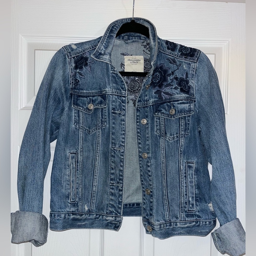 Women’s embroidered denim jacket